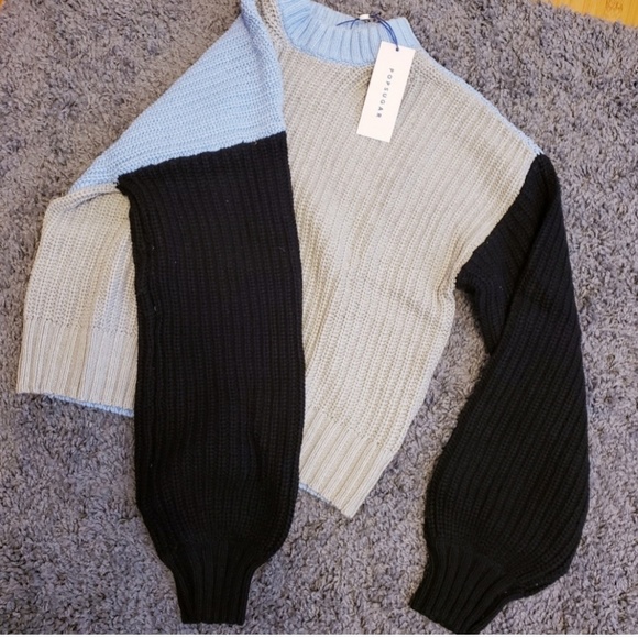 HP😍 Colorblock Cropped Sweater - Picture 3 of 4